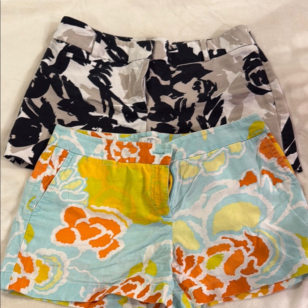 2 Loft Floral Print Women's Shorts